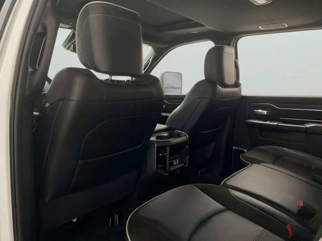 Used 2025 RAM 2500 Laramie AWD/4WD image 27