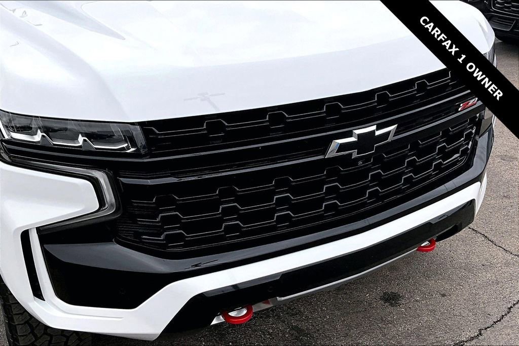 Used 2024 Chevrolet Suburban Z71 w/ Luxury Package AWD/4WD image 33