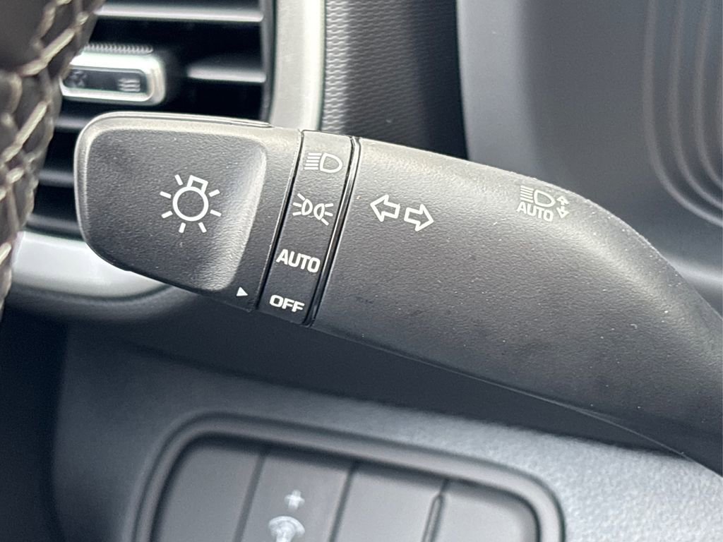 New 2026 Hyundai Venue SEL FWD image 15