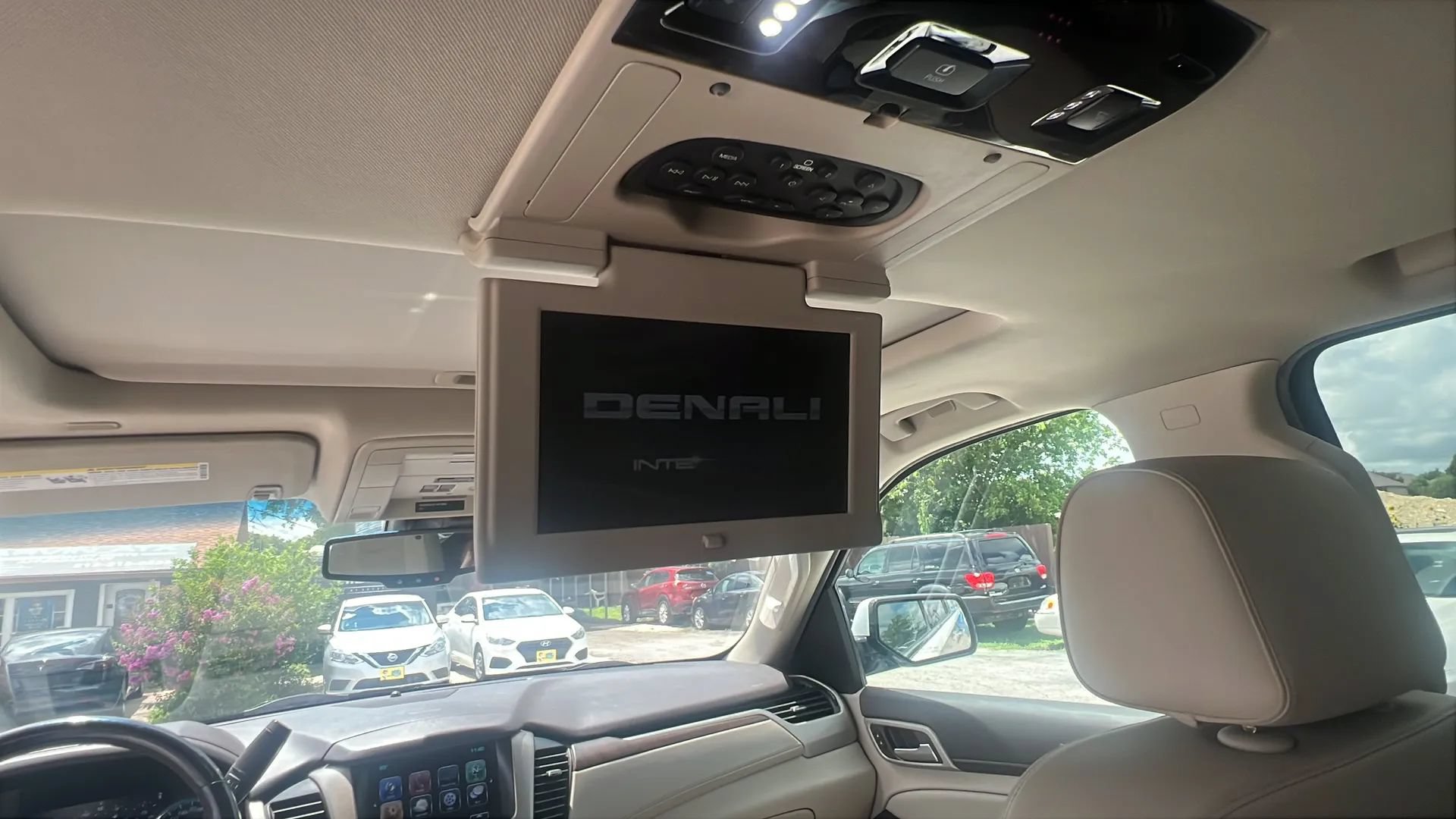Used 2019 GMC Yukon XL Denali w/ Open Road Package AWD/4WD image 26