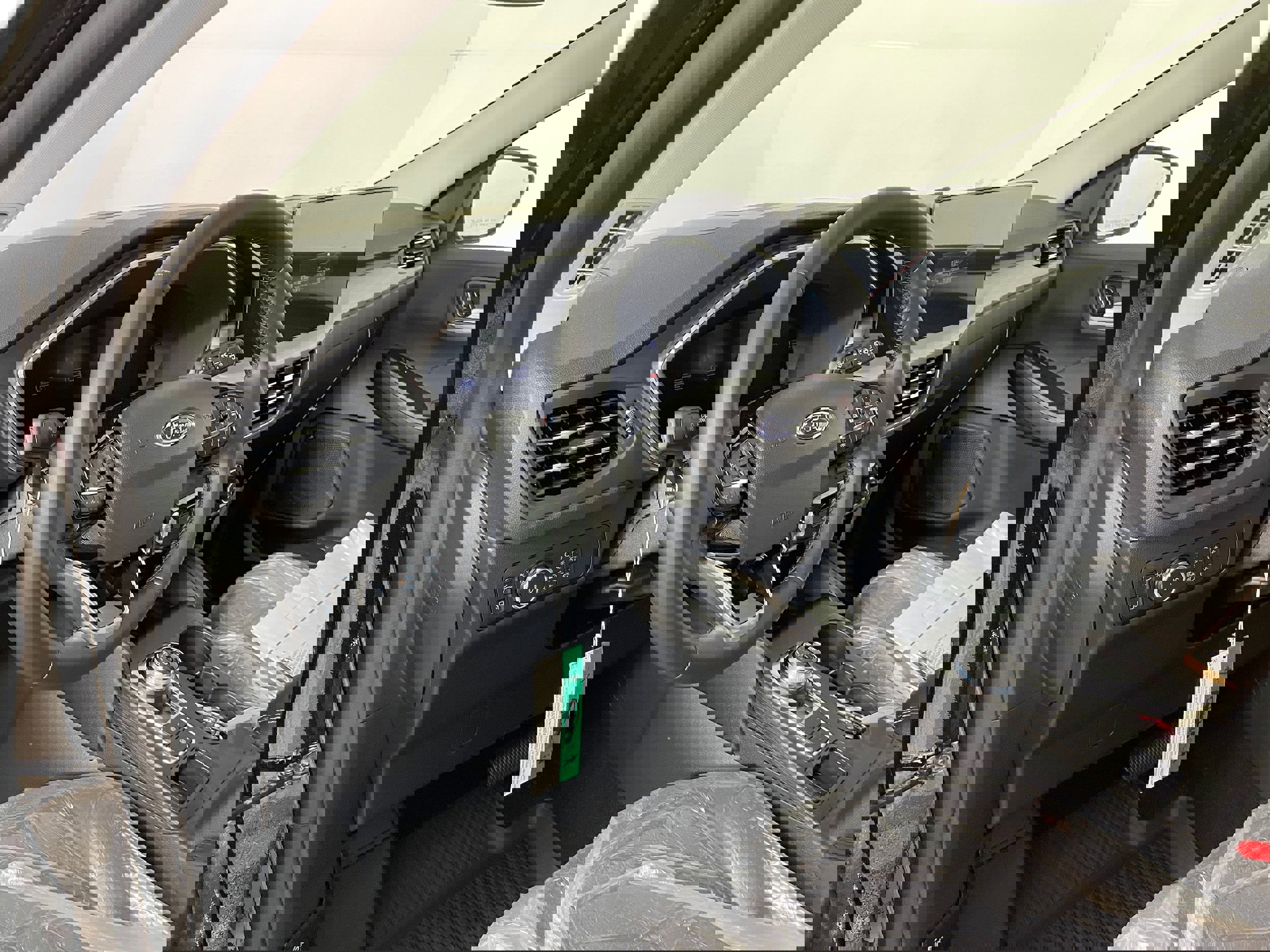 New 2025 Ford Escape SE w/ PHEV Premium Package image 2