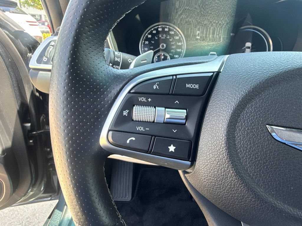 Used 2023 Genesis G70 2.0T RWD image 24