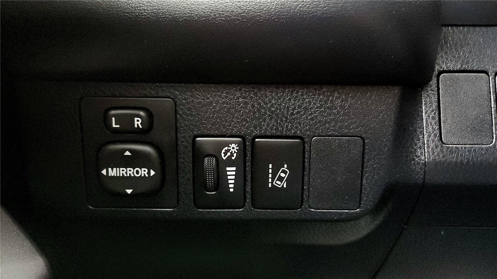 Certified 2018 Toyota RAV4 XLE w/ Carpet Mat Package image 32