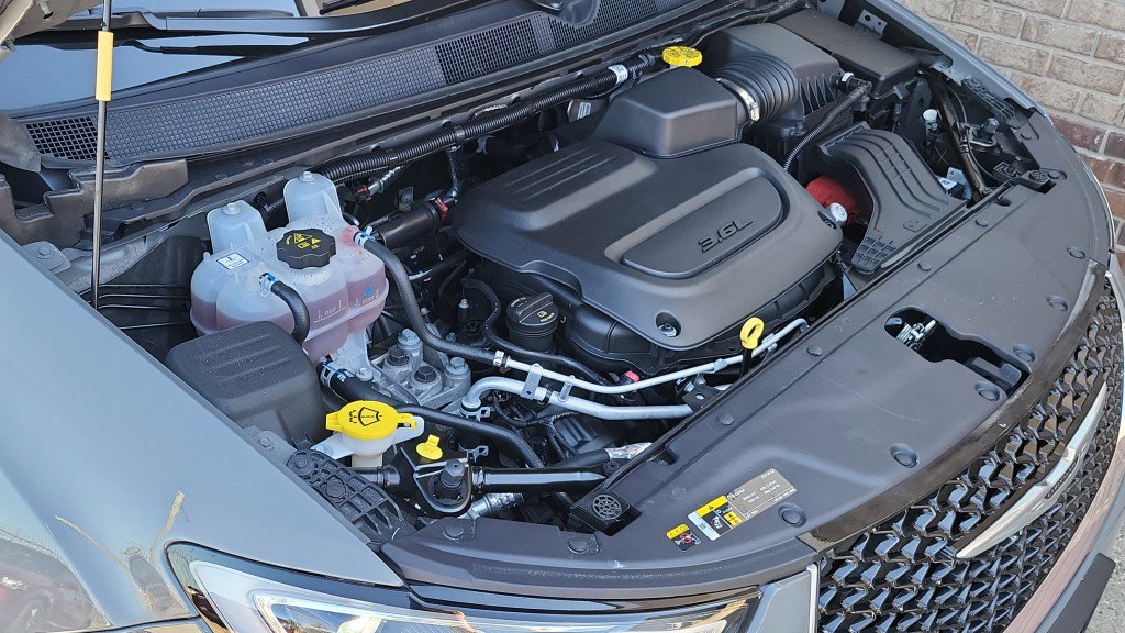 Used 2025 Chrysler Pacifica Select image 37