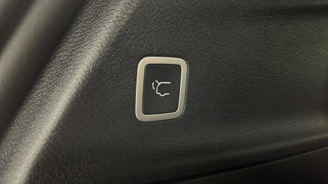 Used 2023 Chrysler Pacifica Touring-L w/ S Appearance Package FWD image 27