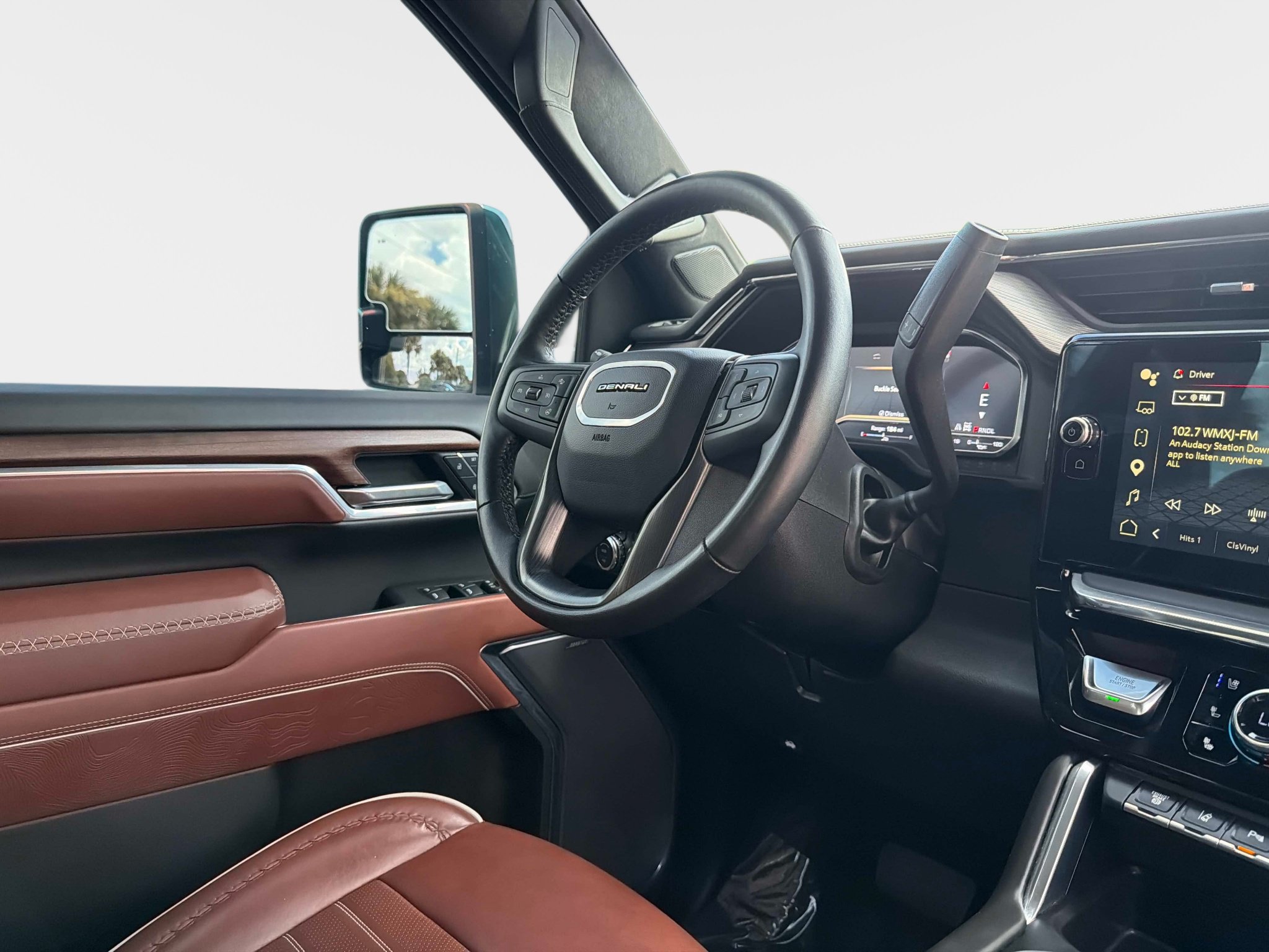 Used 2025 GMC Sierra 2500 Denali Ultimate w/ Max Trailering Package AWD/4WD image 21