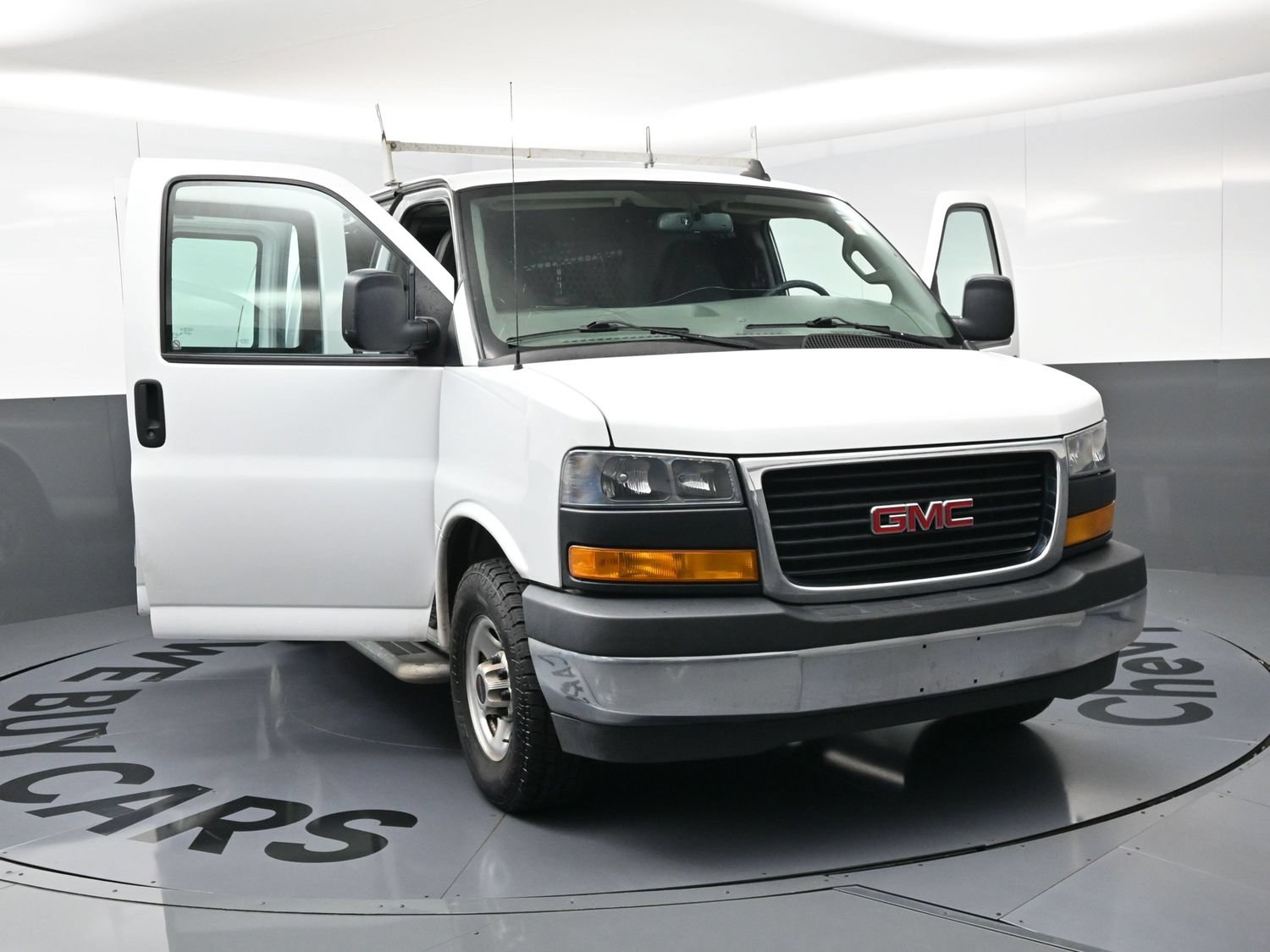 Used 2021 GMC Savana 2500 w/ Driver Convenience Package RWD image 21