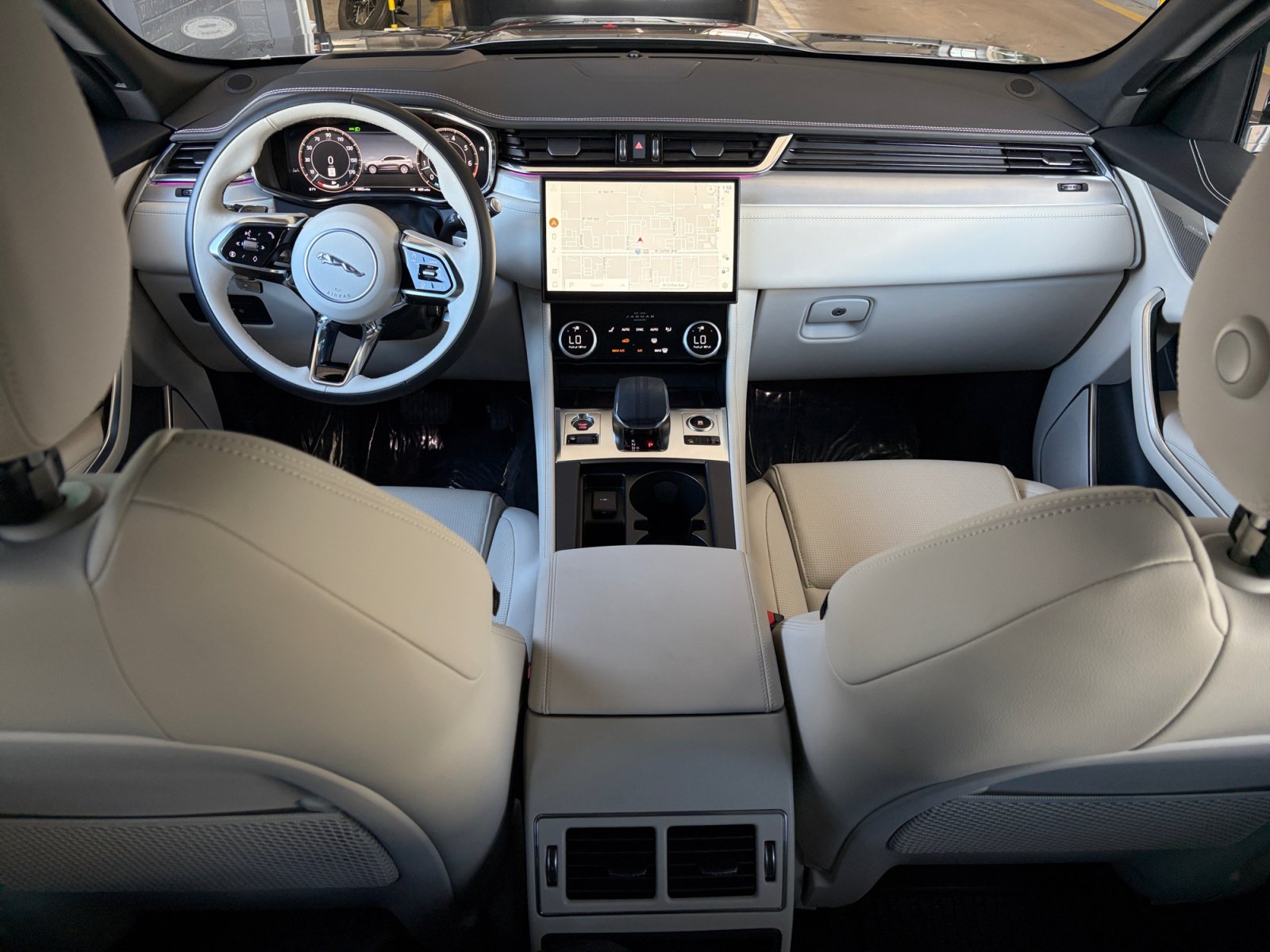 Used 2026 Jaguar F-PACE R-Dynamic S AWD/4WD image 19