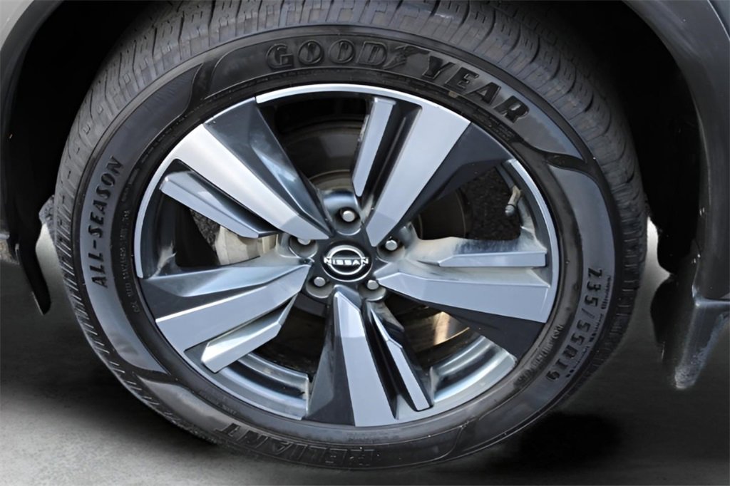 Used 2024 Nissan Rogue SL w/ SL Premium Package image 27