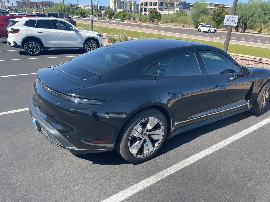 Used 2022 Porsche Taycan RWD image 5