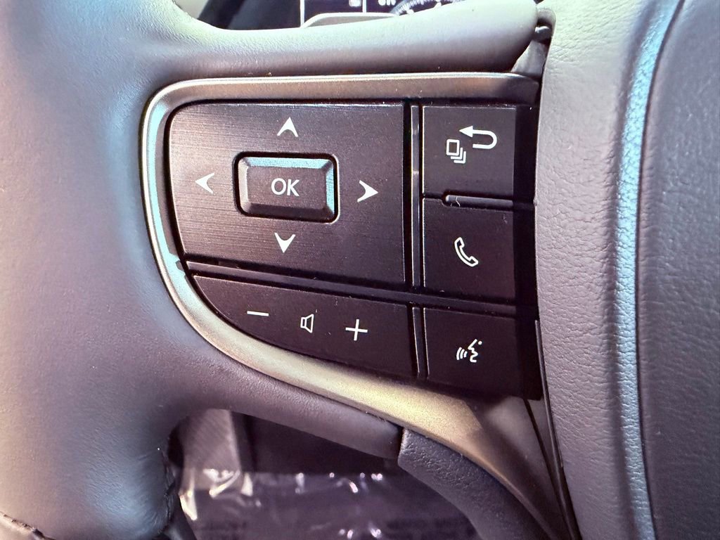 Certified 2024 Lexus ES 350 w/ Luxury Package image 21