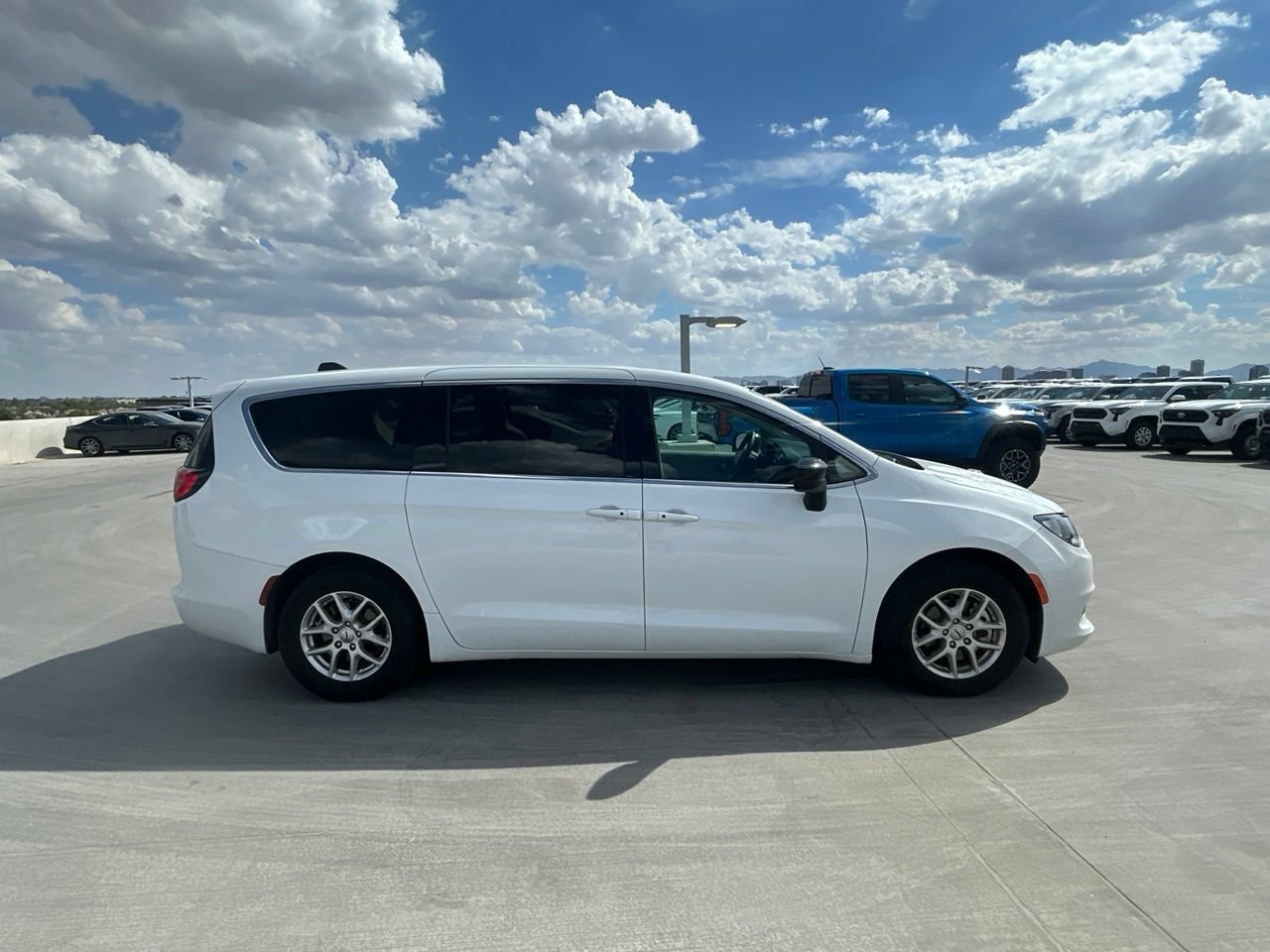 Used 2024 Chrysler Voyager LX FWD image 3