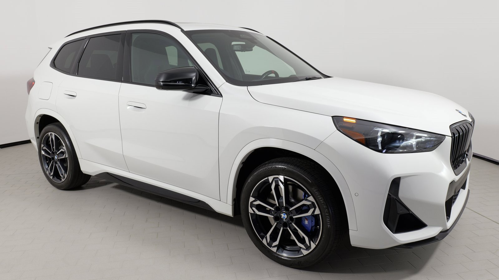 Used 2024 BMW X1 M35i w/ Premium Package image 9