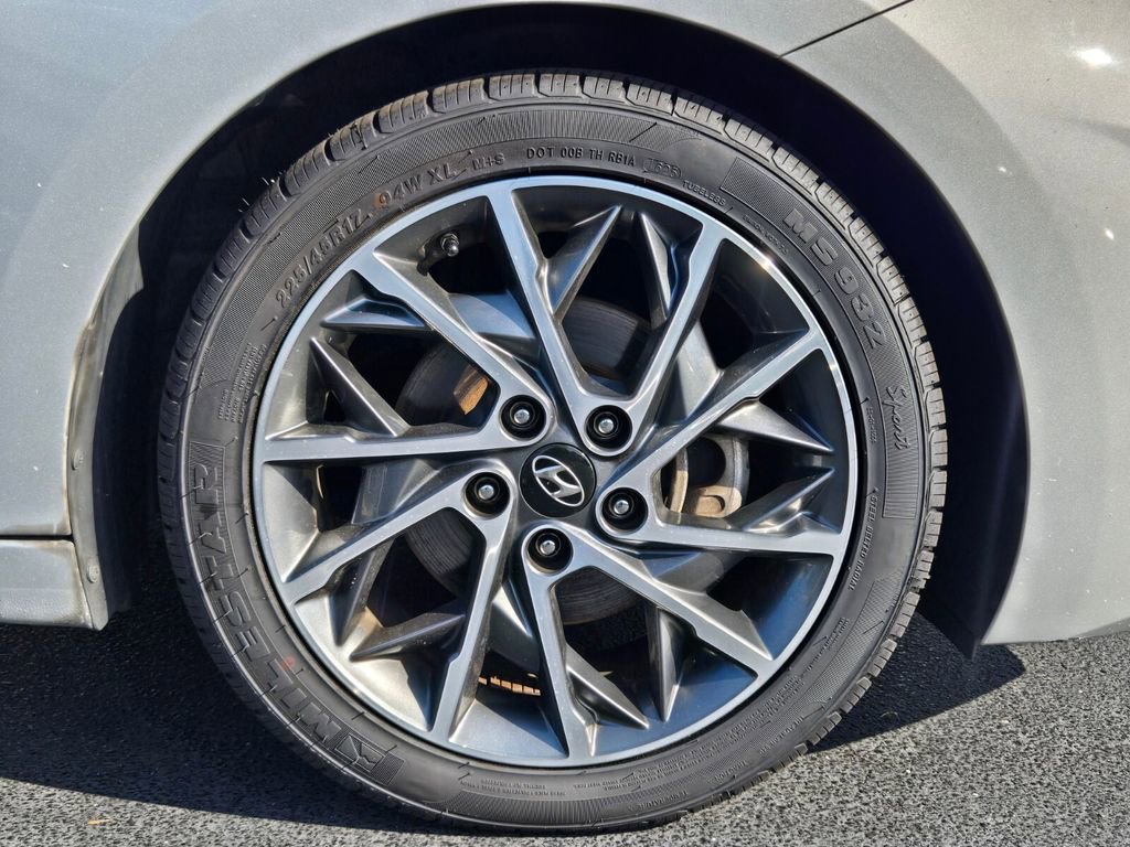 Used 2019 Hyundai Elantra Limited w/ Ultimate Package 02 image 18