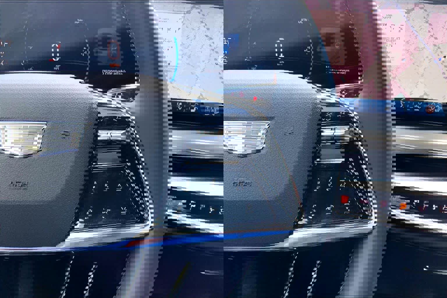 Used 2025 Cadillac Lyriq Luxury RWD image 22