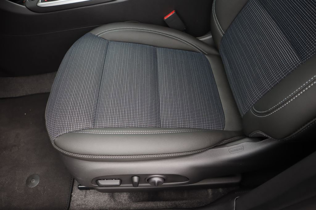 New 2025 Buick Envista Preferred w/ Convenience I Package image 16