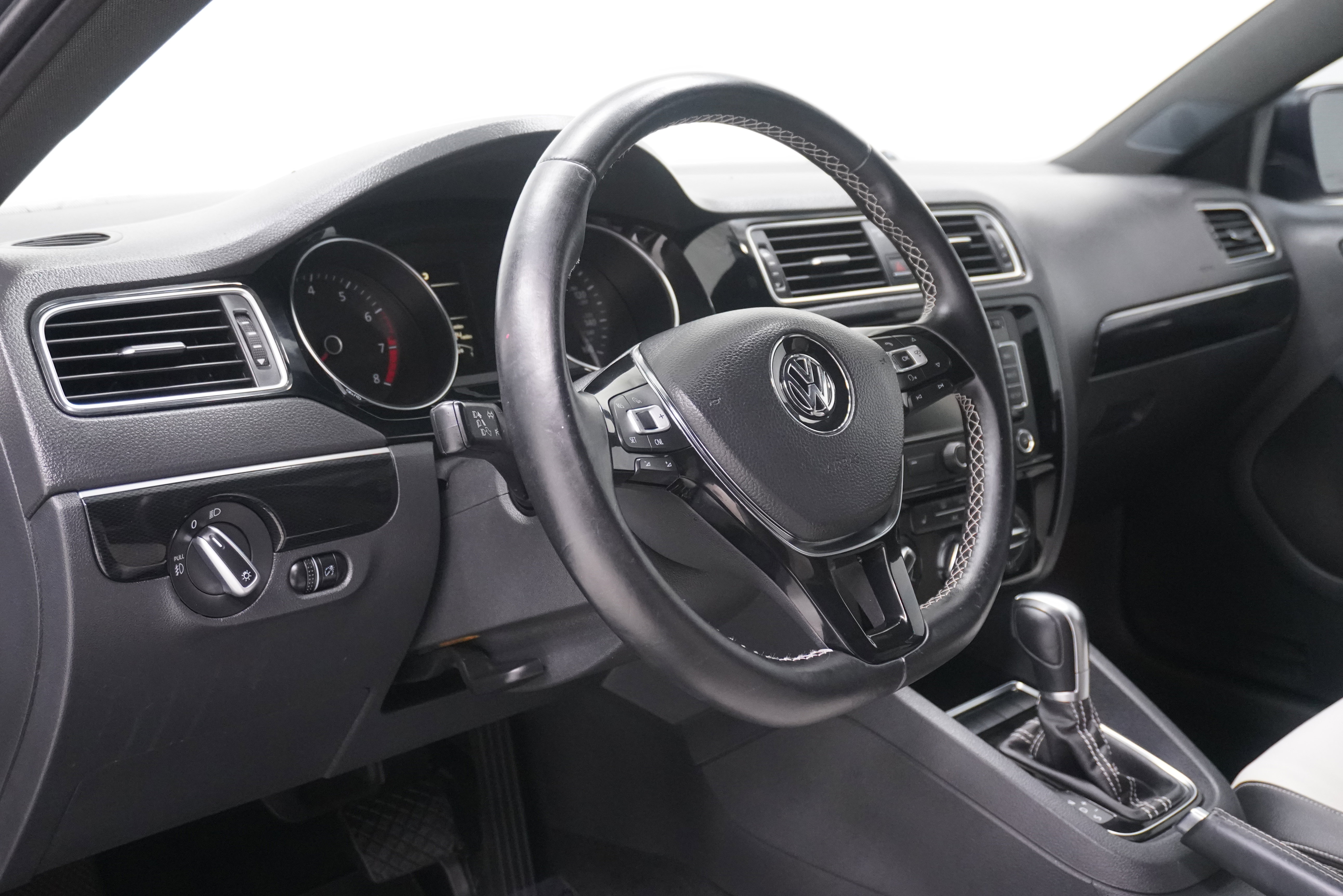 Used 2015 Volkswagen Jetta SE FWD image 10