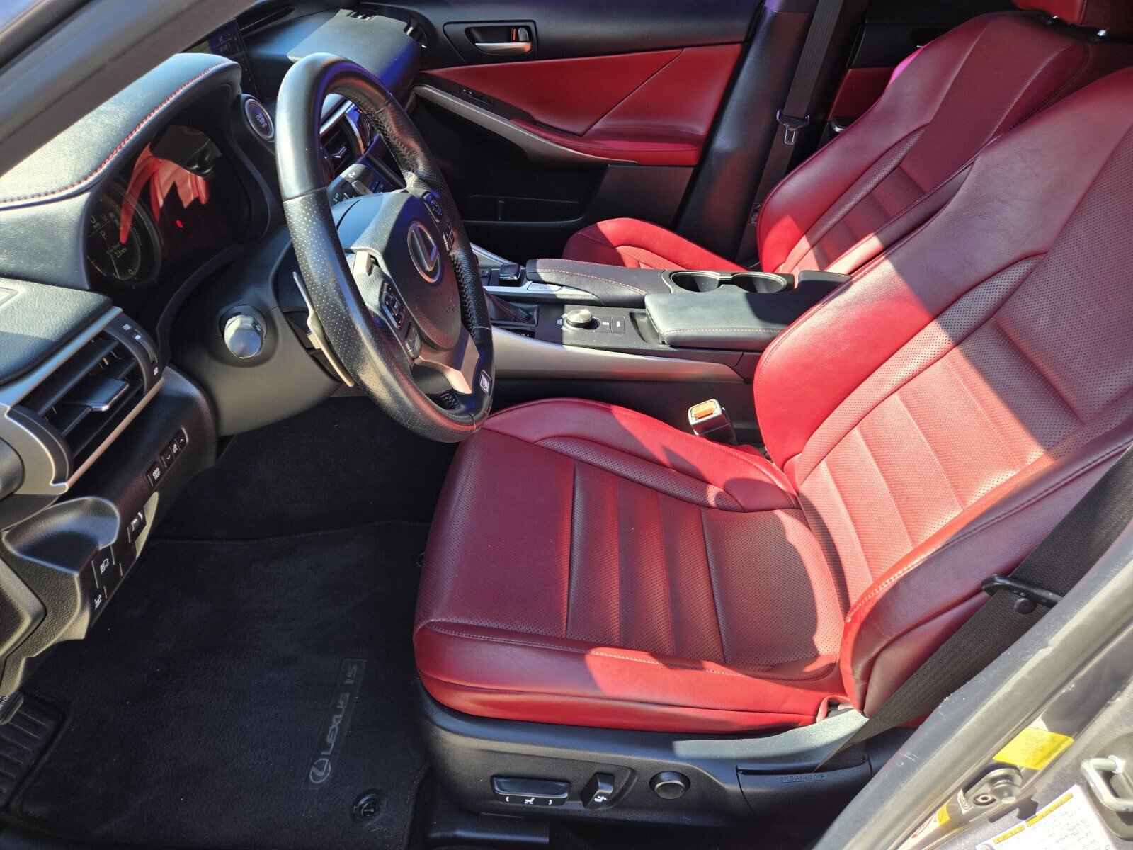 Used 2017 Lexus IS 200t F Sport w/ F Sport Package RWD image 7