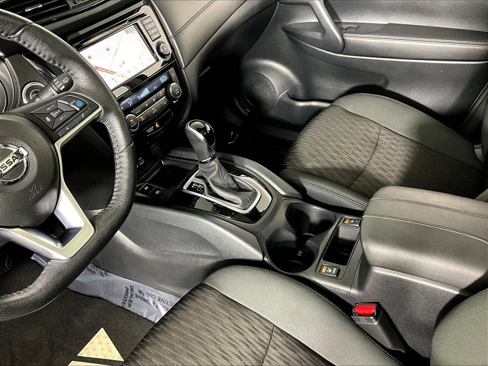 Used 2019 Nissan Rogue SV w/ Sun & Sound Touring Package AWD/4WD image 18