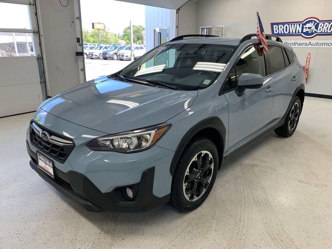 Used 2023 Subaru Crosstrek 2.0i Premium image 2