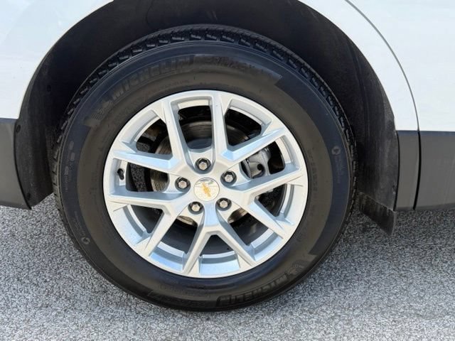 Certified 2024 Chevrolet Equinox LT w/ LPO, Floor Liner Package FWD image 9