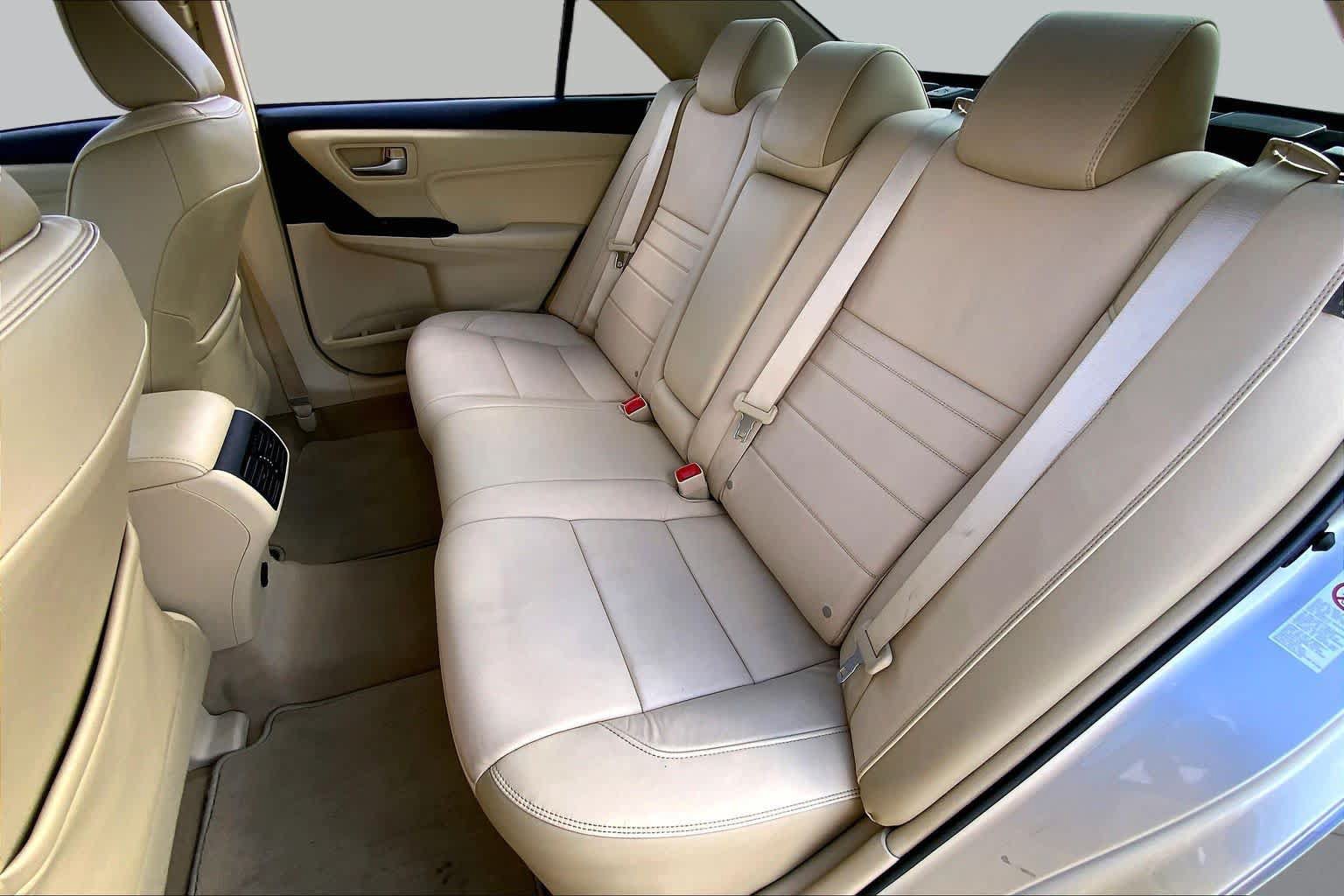 Used 2017 Toyota Camry XLE w/ Moonroof Package FWD image 20