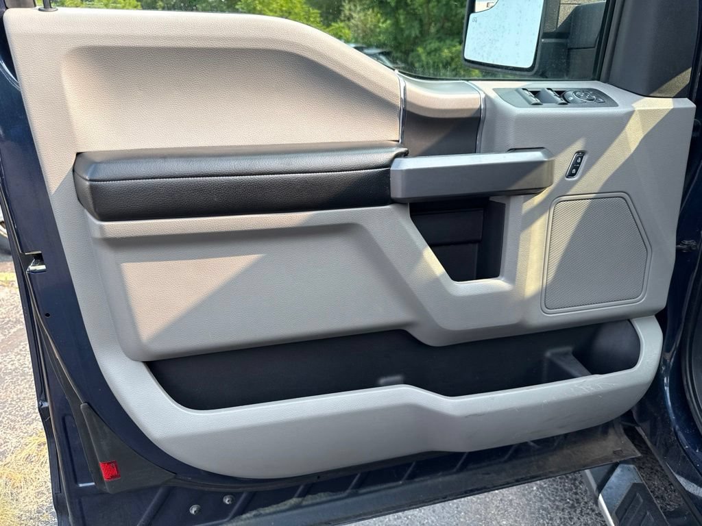 Used 2019 Ford F150 XLT w/ Equipment Group 302A Luxury AWD/4WD image 19