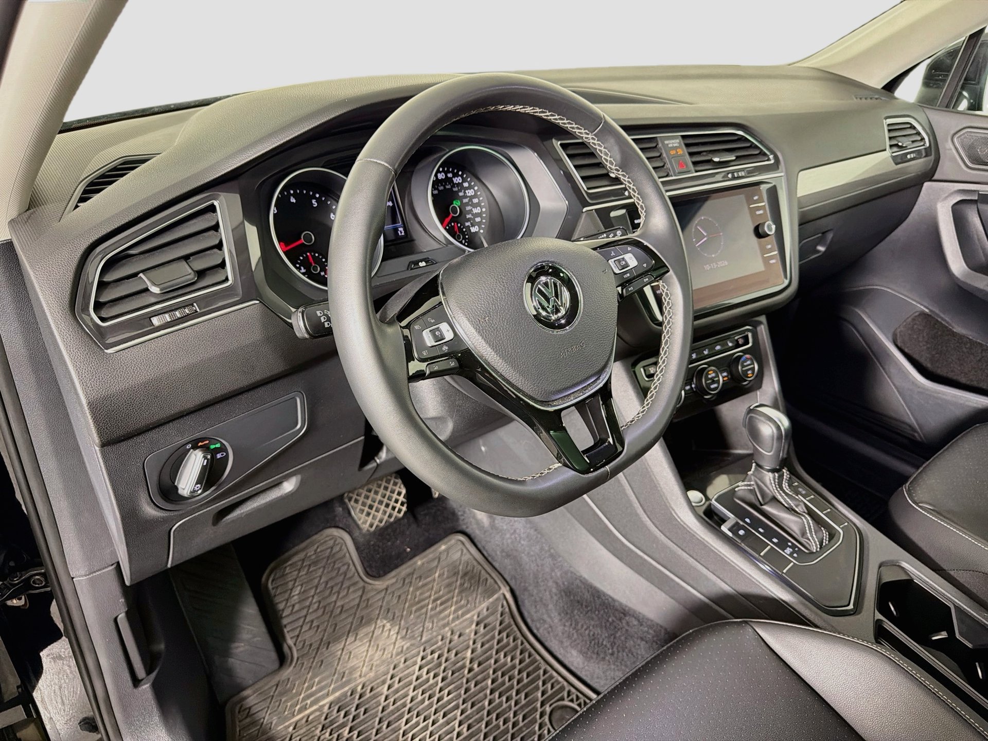 Certified 2021 Volkswagen Tiguan SE FWD image 9