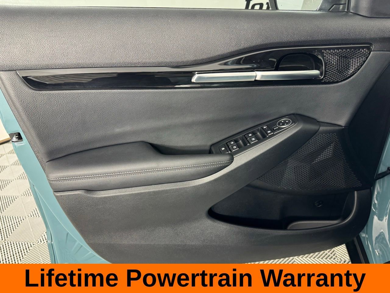 Used 2025 Kia Seltos EX image 10