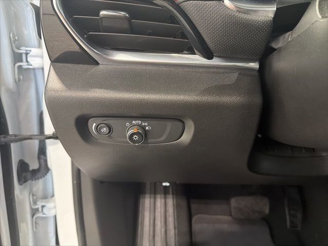 Used 2023 Chevrolet Traverse RS AWD/4WD image 10