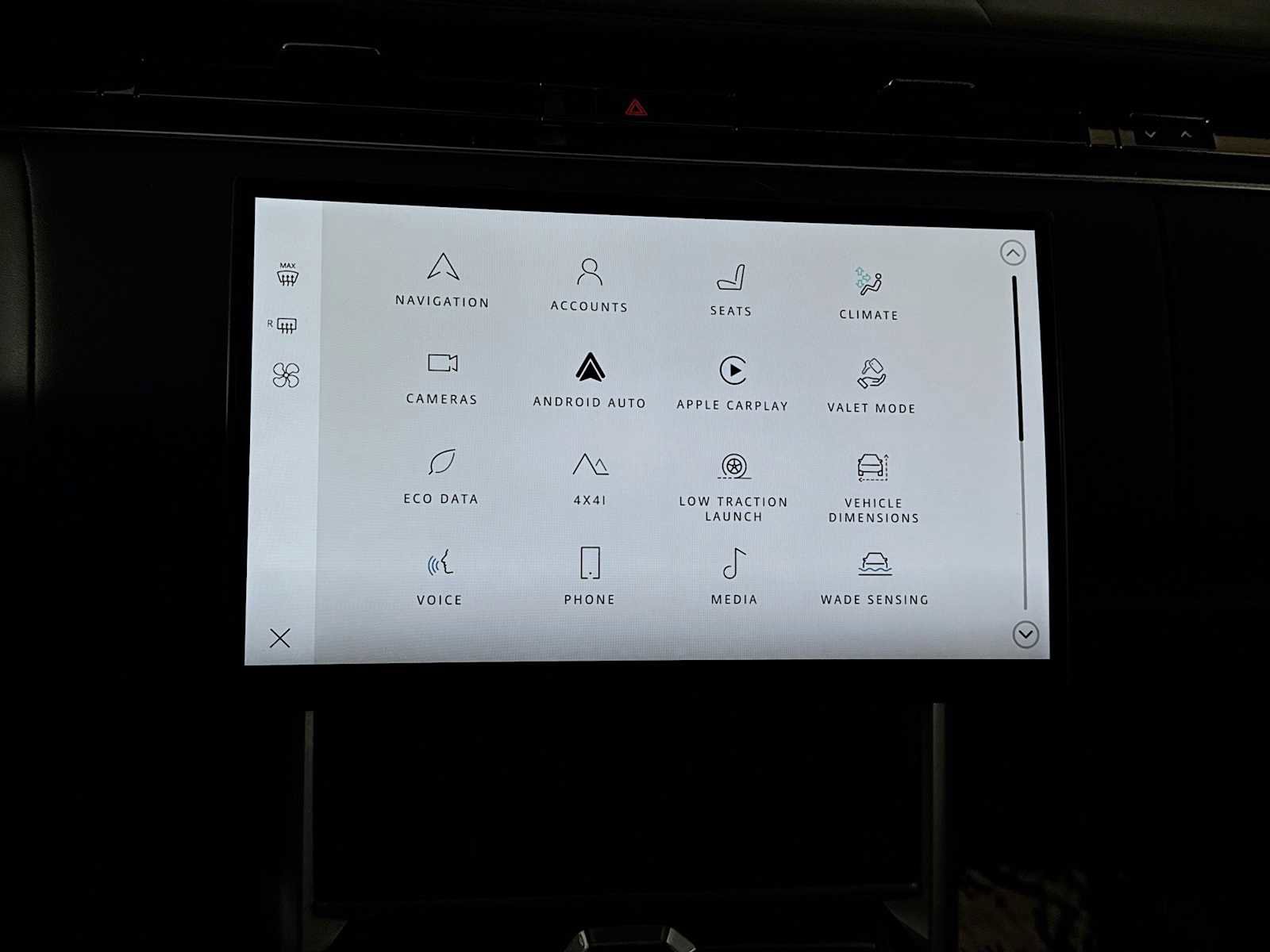 Used 2024 Land Rover Range Rover SE image 14