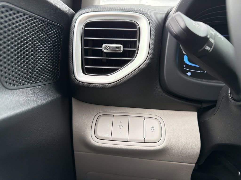 New 2026 Hyundai Venue SEL FWD image 30