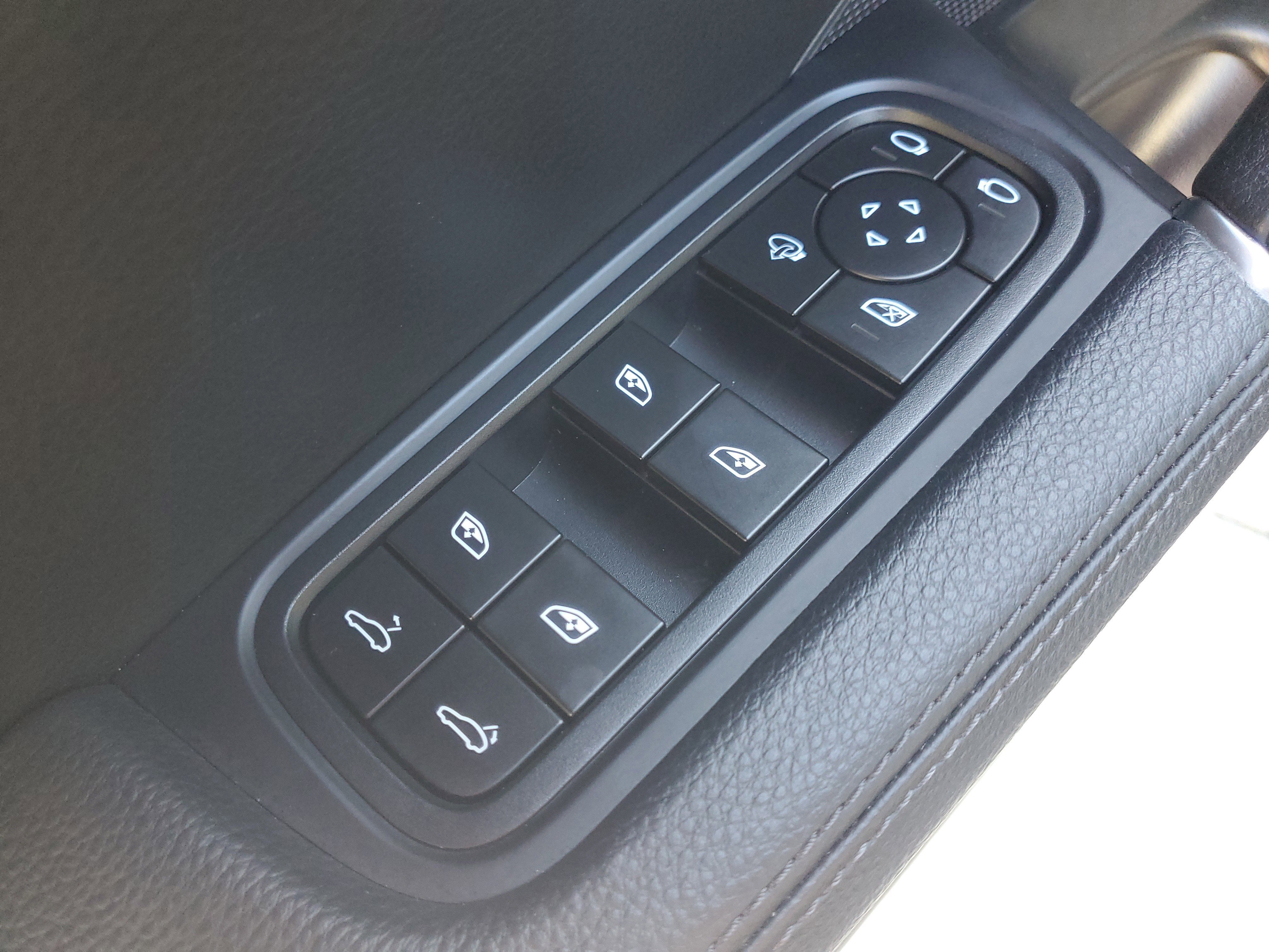 Used 2022 Porsche Cayenne S image 25