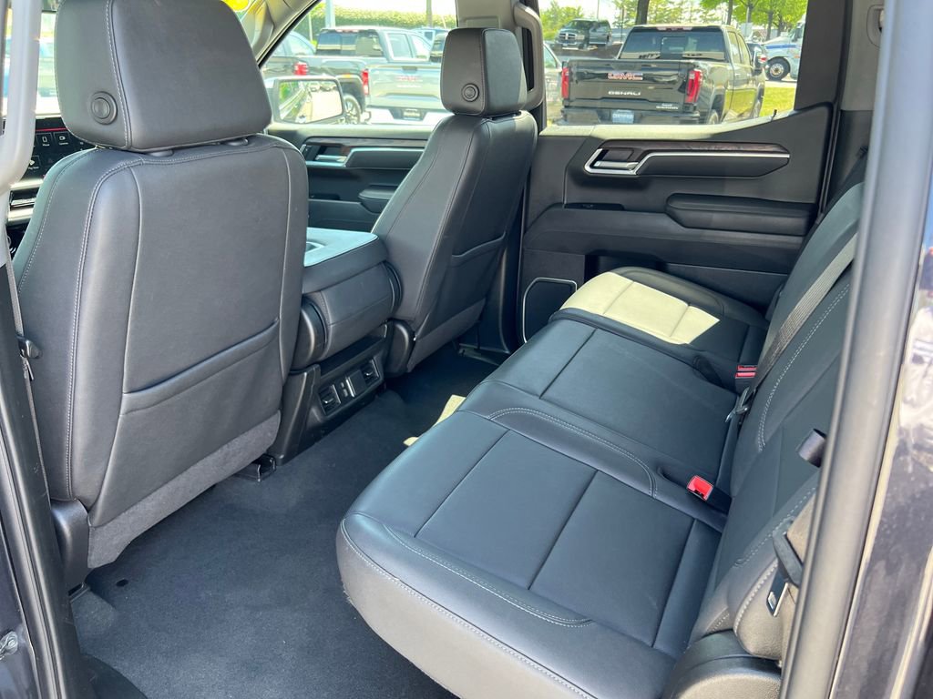 Used 2025 GMC Sierra 1500 SLT AWD/4WD image 23