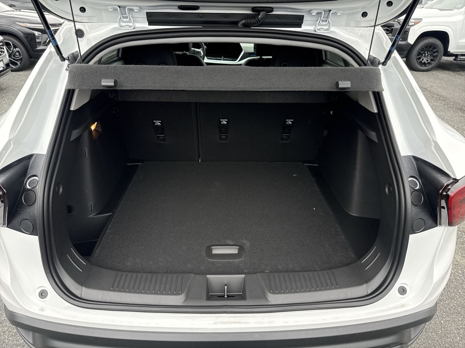 New 2026 Chevrolet Trax LT w/ Sunroof Package FWD image 26
