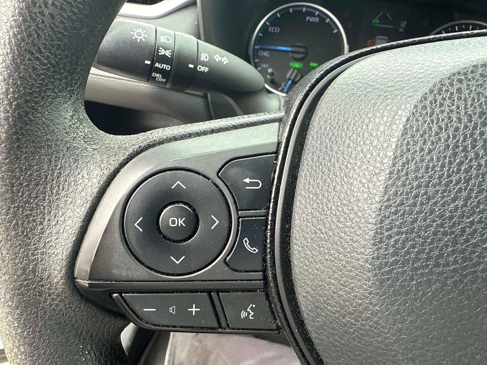 Used 2021 Toyota RAV4 XLE image 31