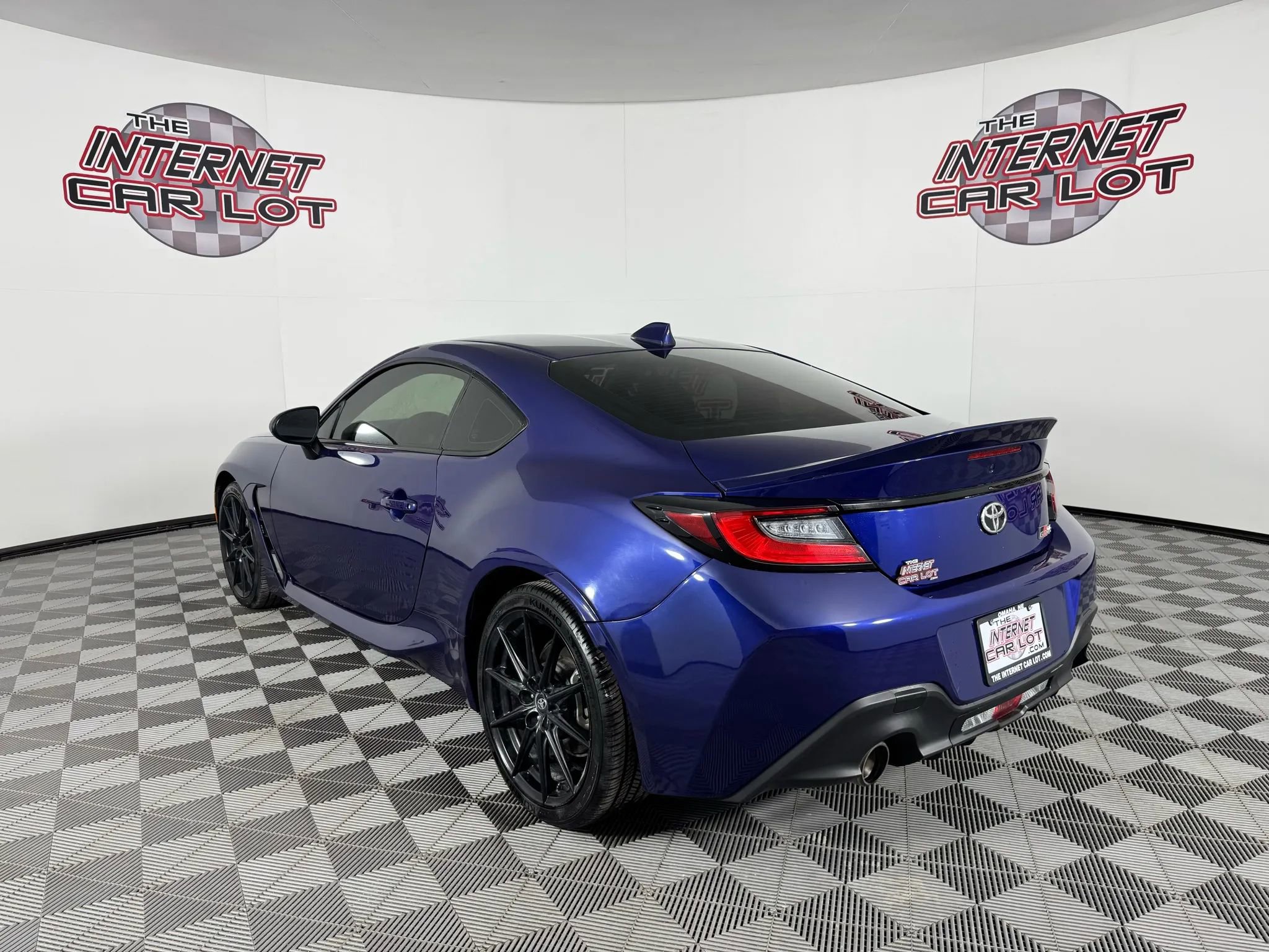 Used 2024 Toyota GR86 Premium RWD image 5