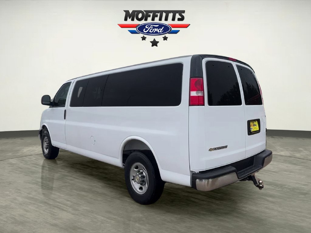 Used 2025 Chevrolet Express 3500 LT w/ LT Preferred Equipment Group RWD image 3