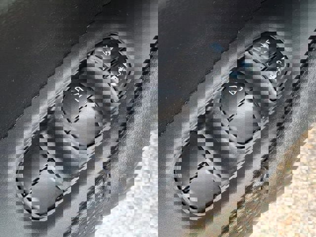 Used 2019 Nissan Rogue S image 11