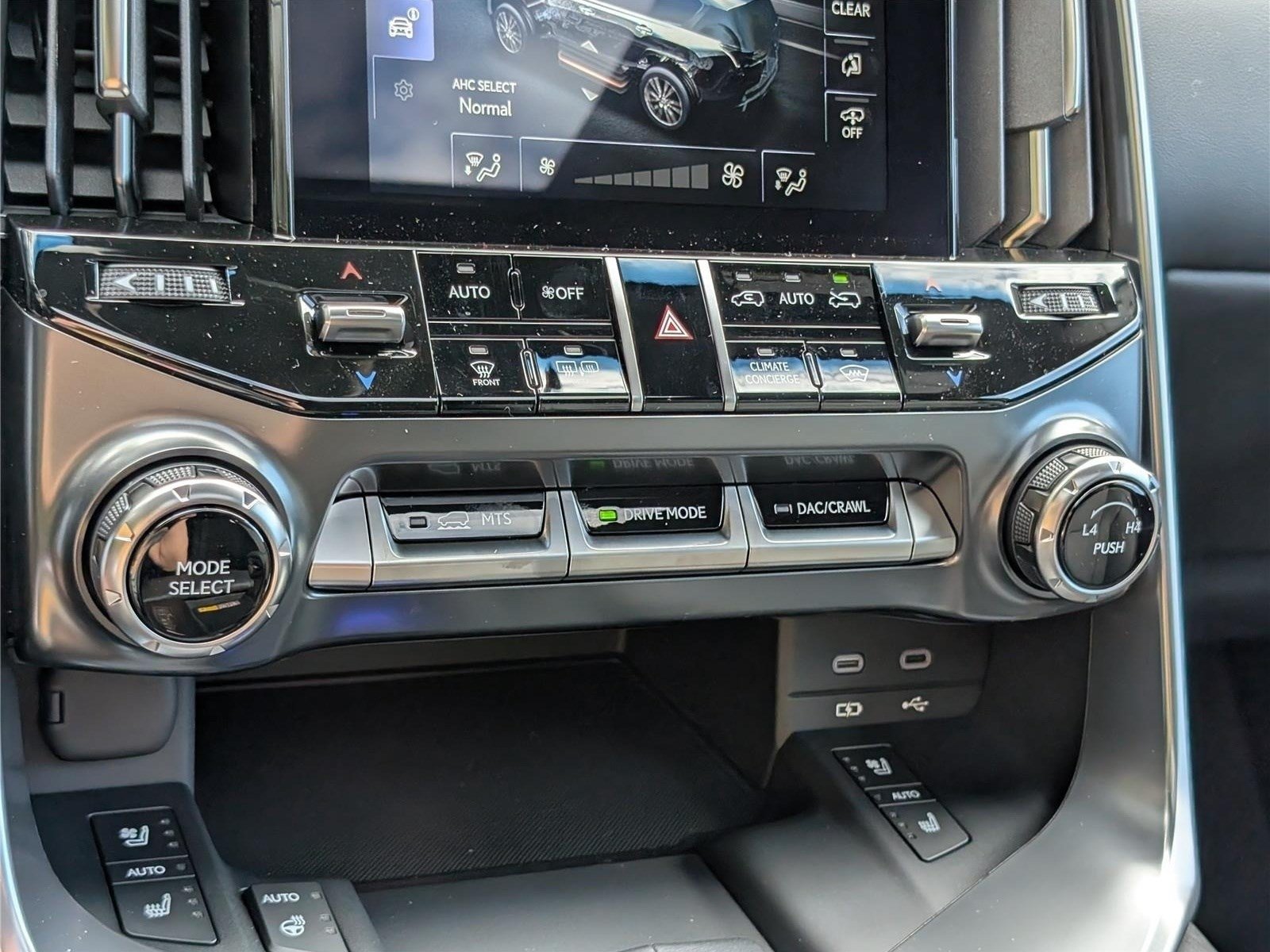 New 2026 Lexus LX 600 4WD w/ Accessory Package (2T) image 28
