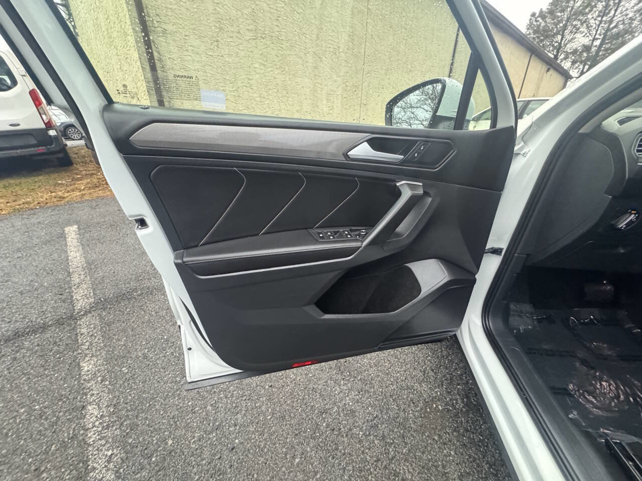 Used 2024 Volkswagen Tiguan SE image 24