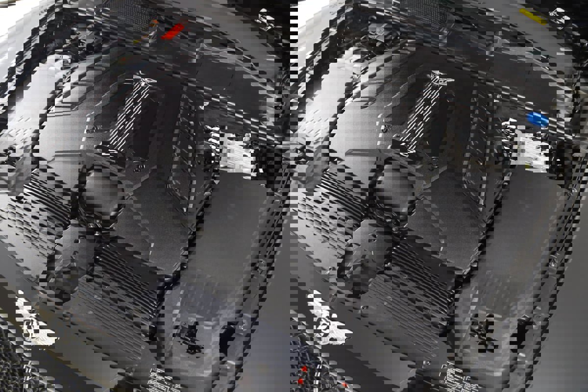 Used 2019 Bentley Bentayga image 28