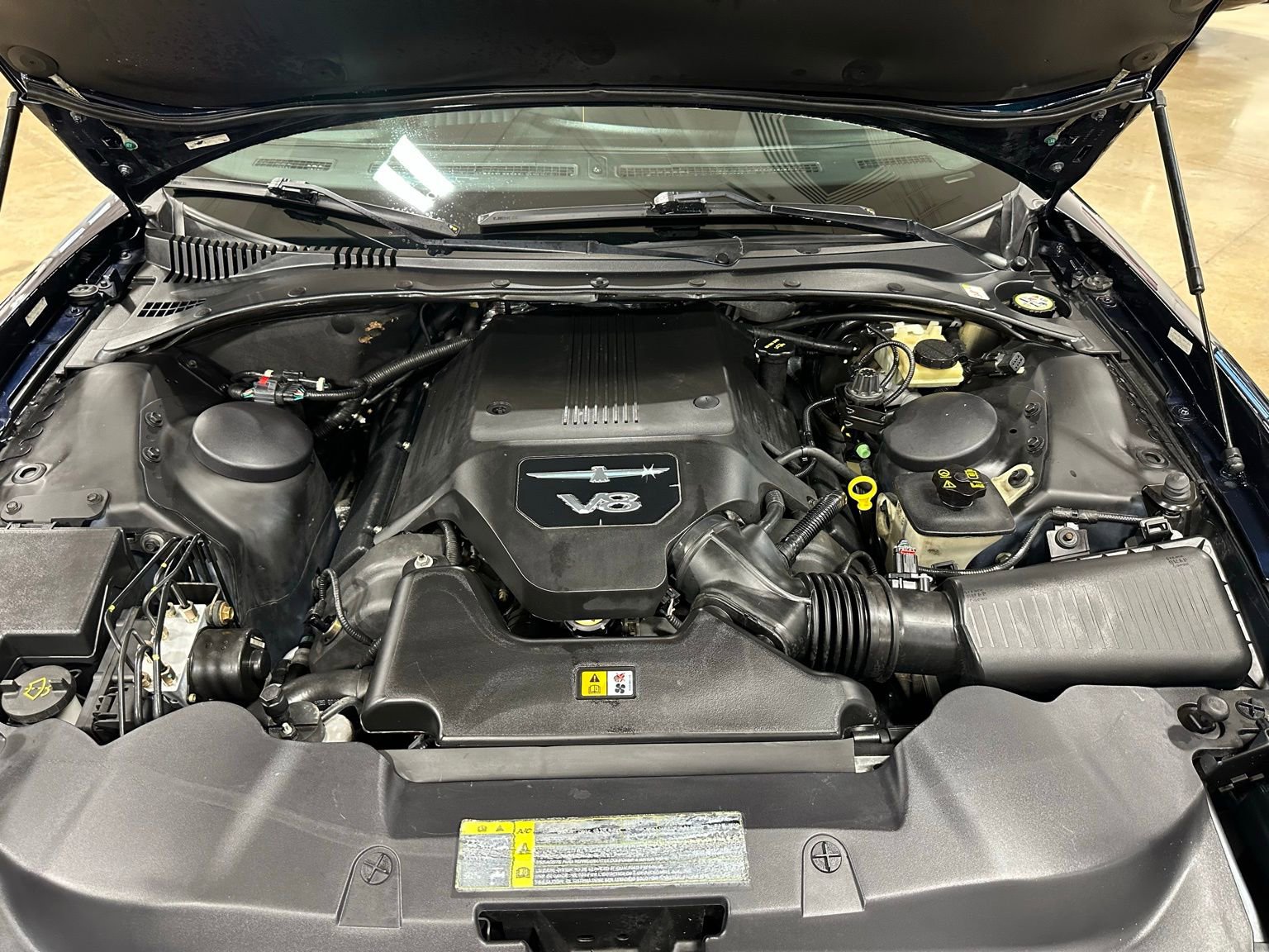 Used 2005 Ford Thunderbird image 29