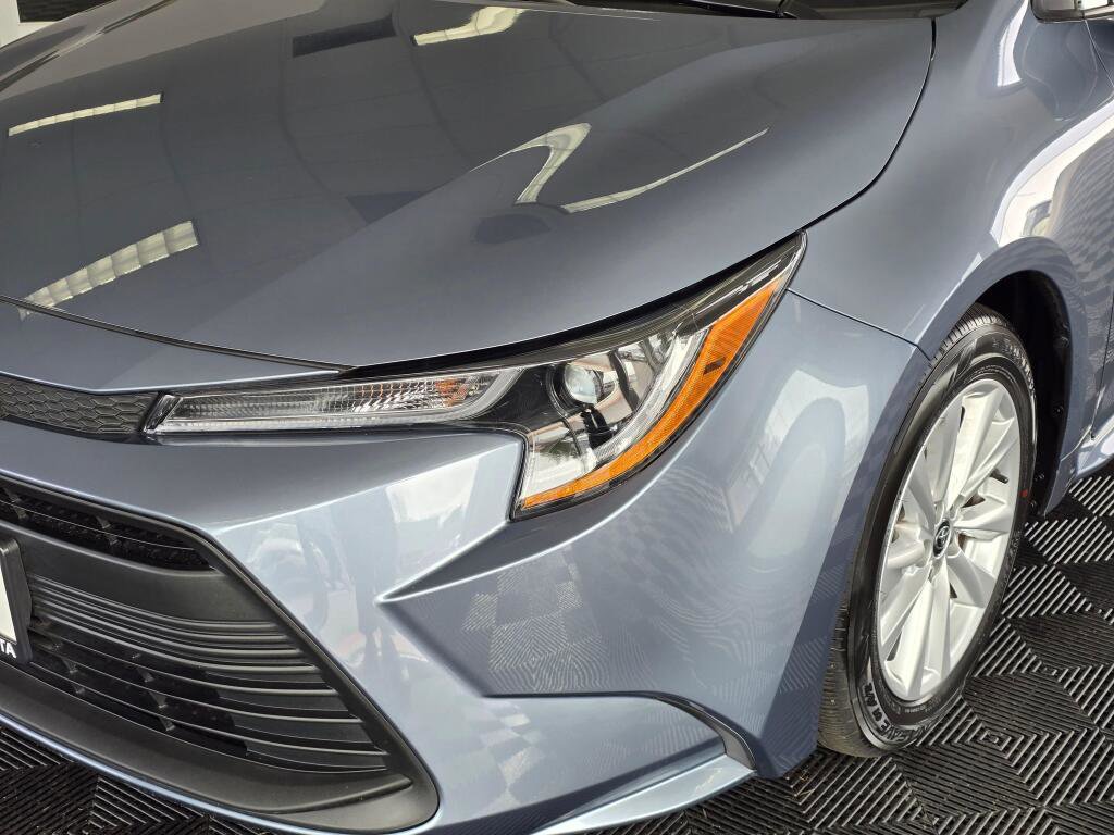 Used 2025 Toyota Corolla LE w/ LE Premium Package image 10