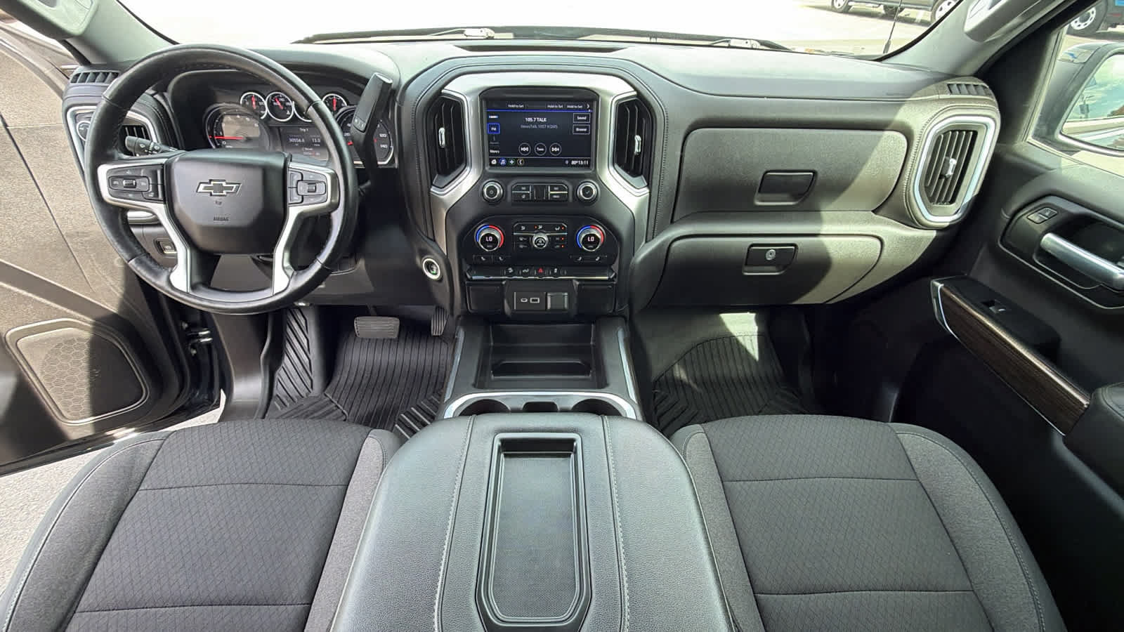 Used 2021 Chevrolet Silverado 1500 LT Trail Boss w/ LPO, Dark Essentials Package AWD/4WD image 26