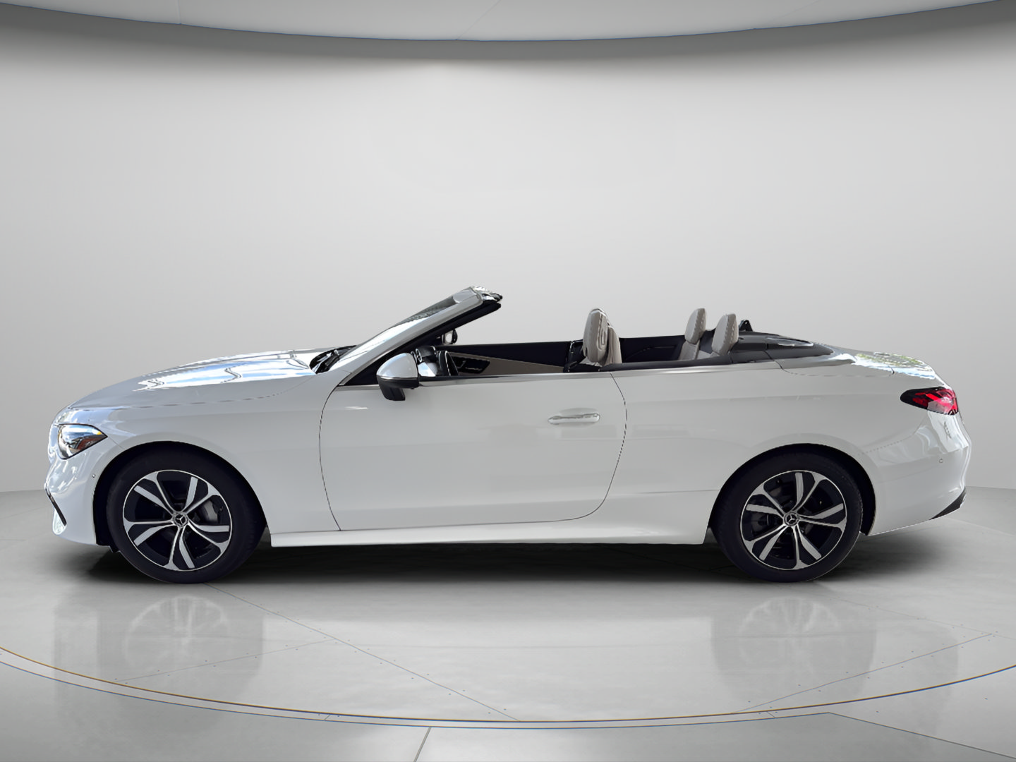 Certified 2026 Mercedes-Benz CLE 300 4MATIC Cabriolet image 3