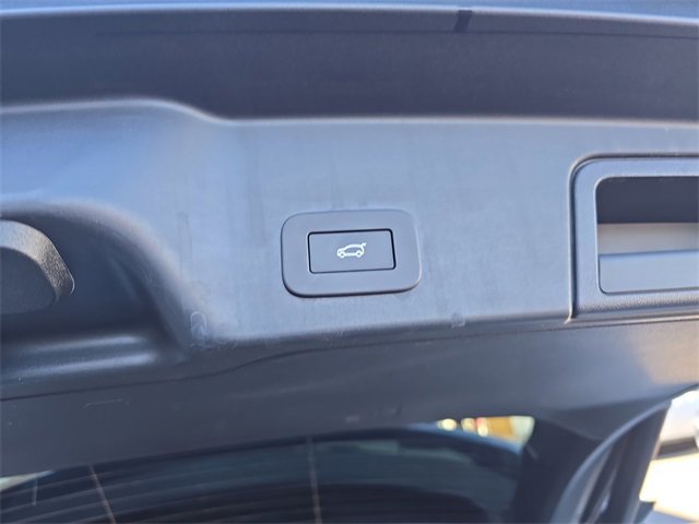 Used 2025 Land Rover Range Rover Evoque S image 13