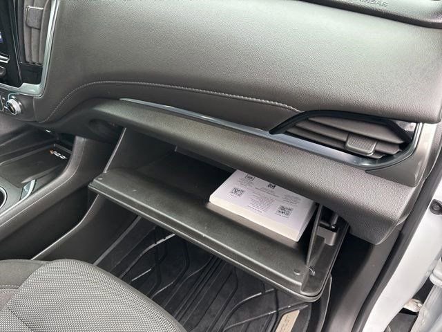 Used 2023 Chevrolet Traverse LT image 44