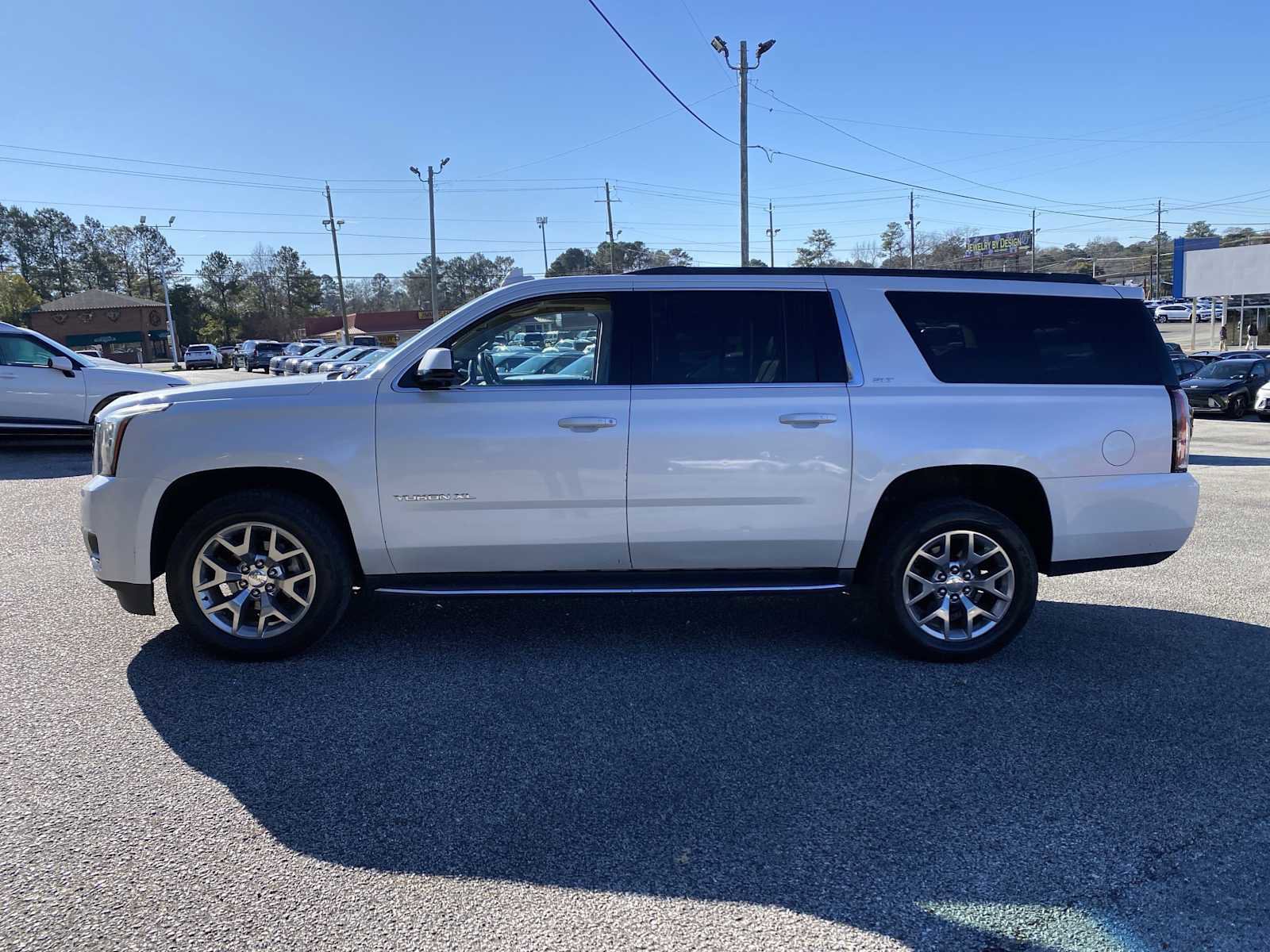 Used 2018 GMC Yukon XL SLT w/ Open Road Package image 9