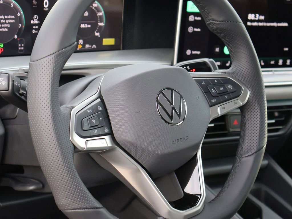 New 2026 Volkswagen Tiguan SE R-Line image 22